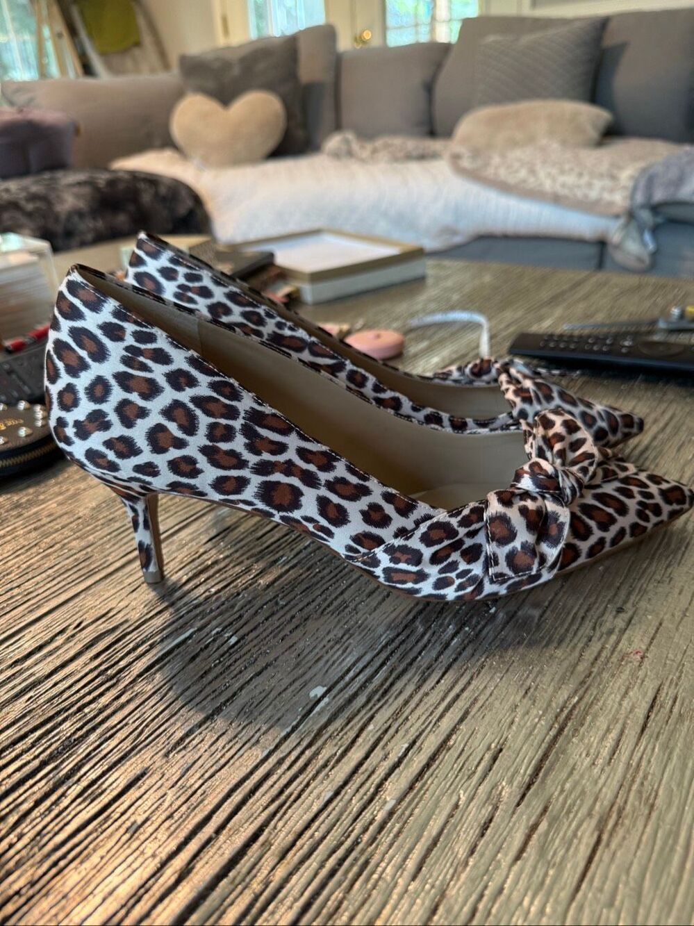 Ann Taylor Satin Leopard Side Bow Kitten Heel Pumps sz 11 NWOT